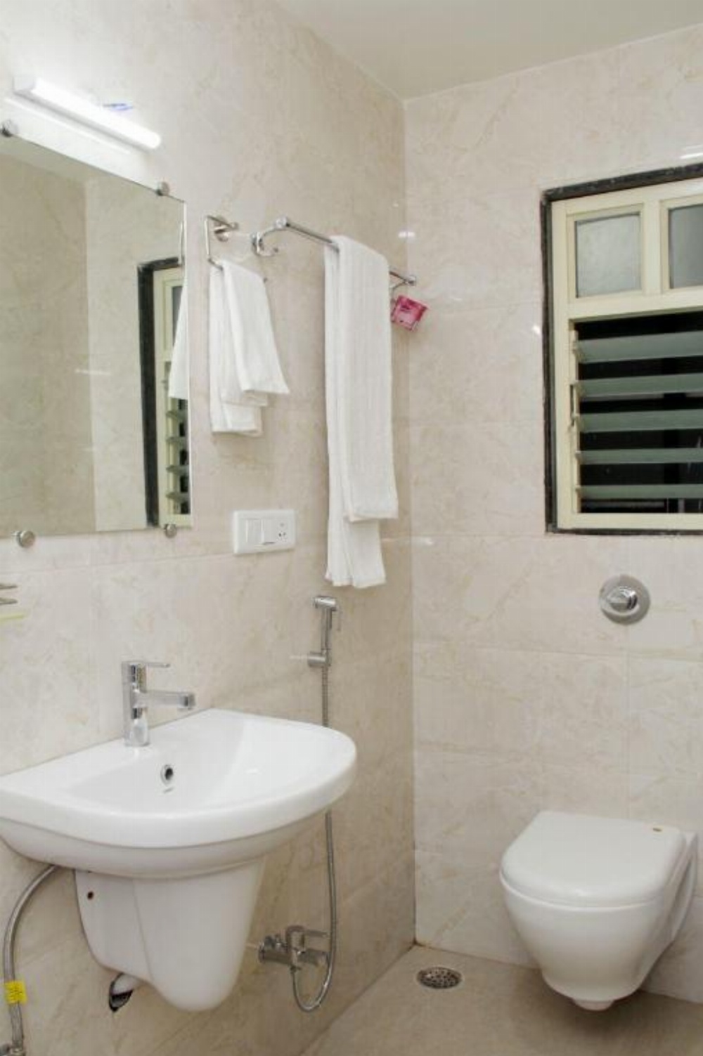 Room image 3