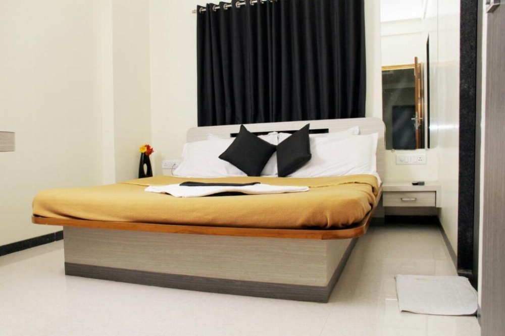 Room image 4